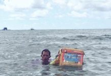 Mengejutkan seorang kakek nekat berjualan eskrim di tengah lautan