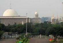 begini penjelasan pengurus tentang pagar masjid istiqlal di blokir